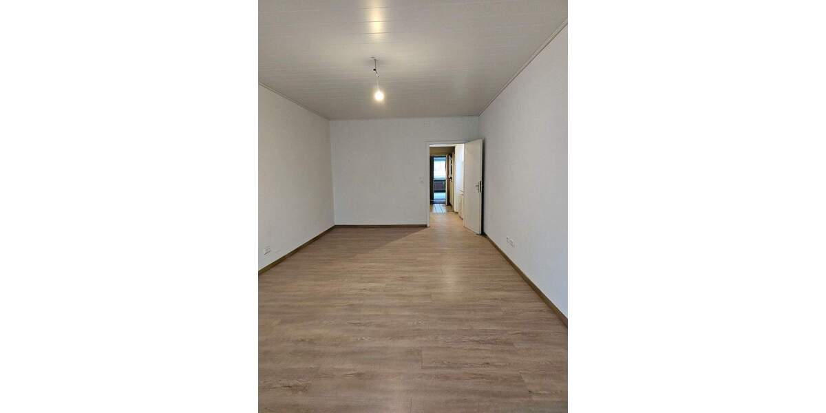 Etagenwohnung Nortorf - 2 Zimmer, 90 m&sup2;, 695&euro; | Angebot:25663956