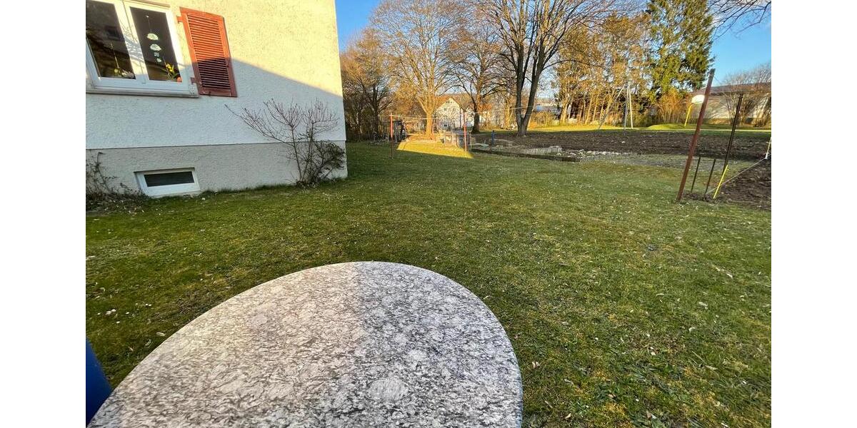 Dachgeschoßwohnung Aldingen - 2.5 Zimmer, 49 m&sup2;, 450&euro; | Angebot:26033417