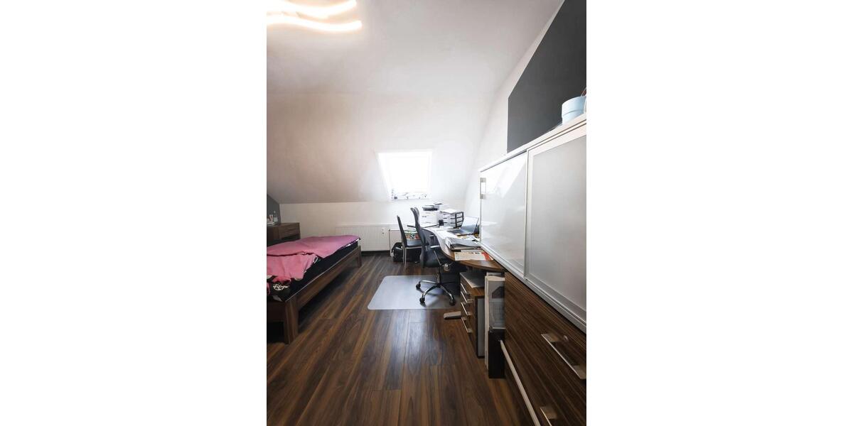 Dachgeschoßwohnung Werdau - 2 Zimmer, 56 m&sup2;, 470&euro; | Angebot:26096781