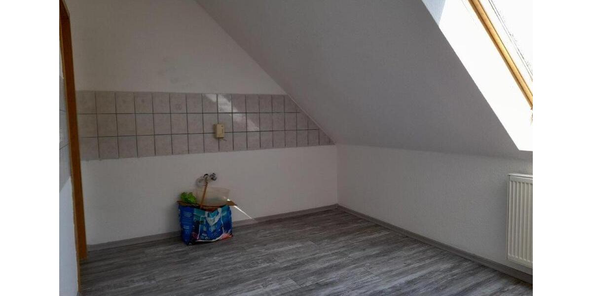 Dachgeschoßwohnung Pegau - 2 Zimmer, 52 m&sup2;, 290&euro; | Angebot:25533205