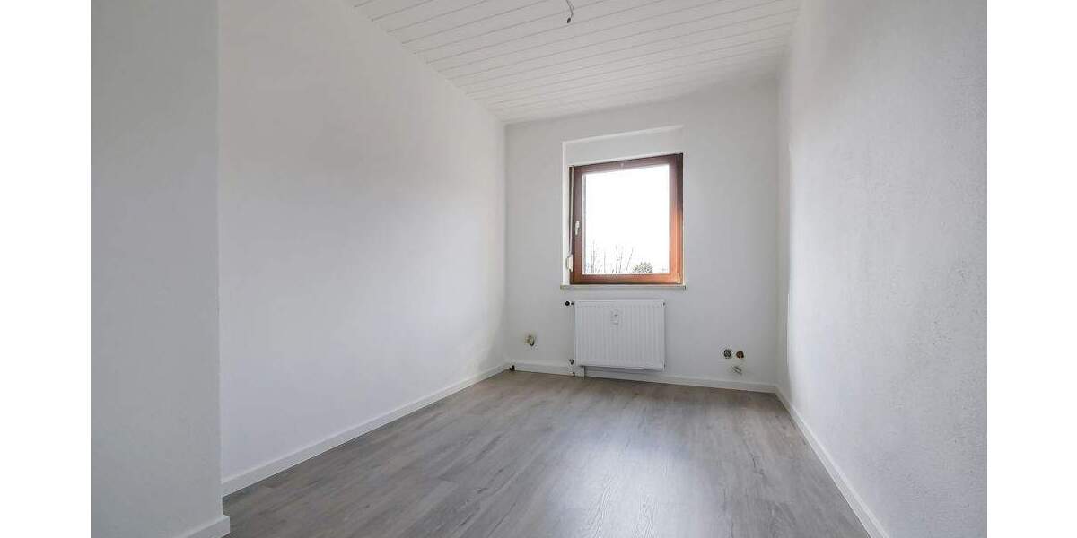 Etagenwohnung Neustadt Langburkersdorf - 3 Zimmer, 62 m&sup2;, 499&euro; | Angebot:25909014