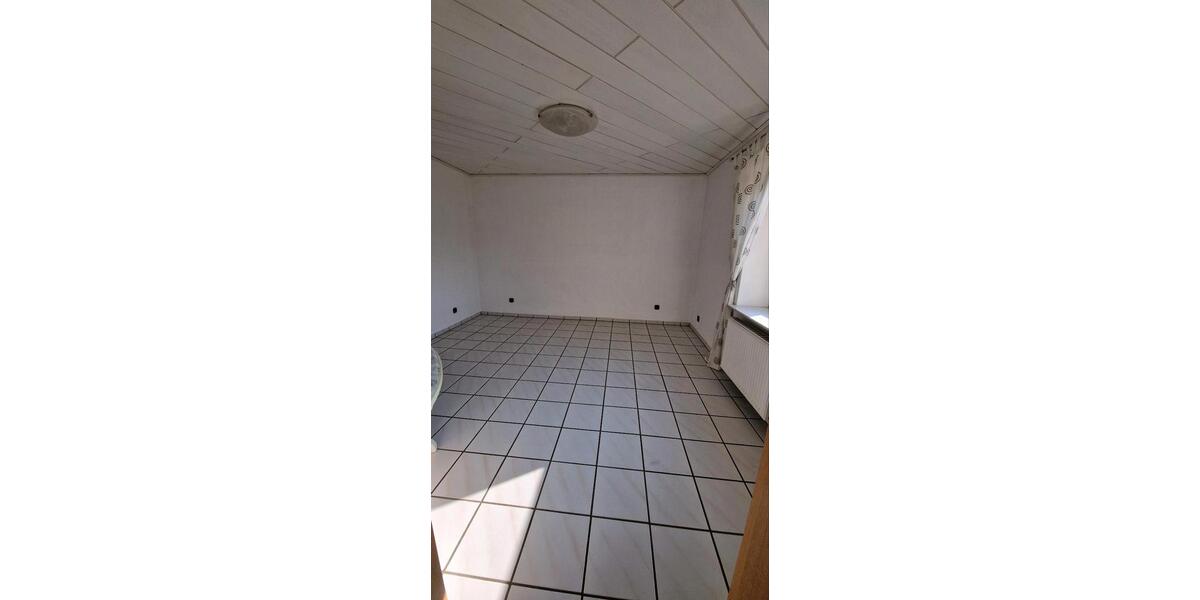 Erdgeschoßwohnung Vöhl - 2 Zimmer, 60 m&sup2;, 500&euro; | Angebot:24784331