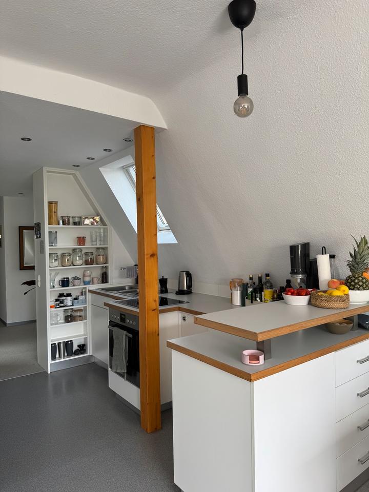 Dachgeschoßwohnung zur Untermiete 01.November 2025 bis 15.April