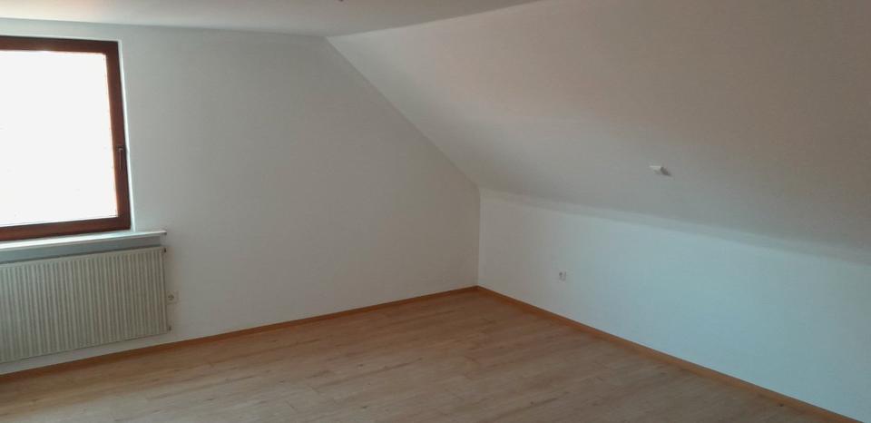 Etagenwohnung Steinheim am Albuch - 6 Zimmer, 130 m&sup2;, 1.200&euro; | Angebot:26232757
