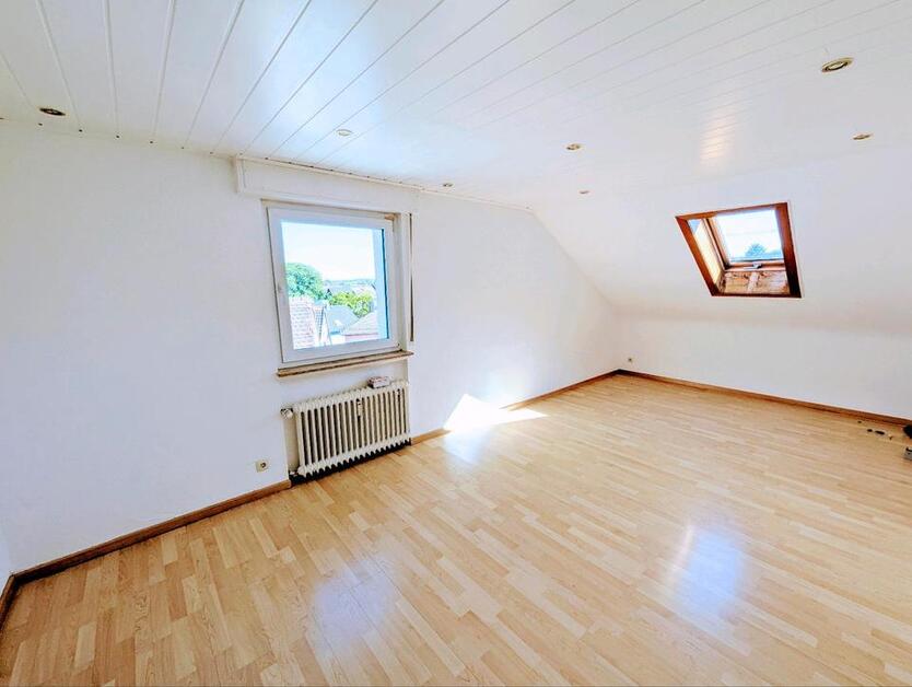 Ruhiges Zimmer in 4er WG, (Miete ist all inklusiv) in KA-Wolfart.