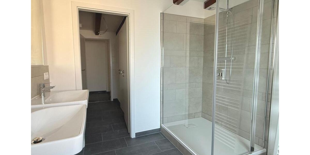 Dachgeschoßwohnung Hannover Vahrenwald-List - 3 Zimmer, 99 m&sup2;, 989&euro; | Angebot:26364151