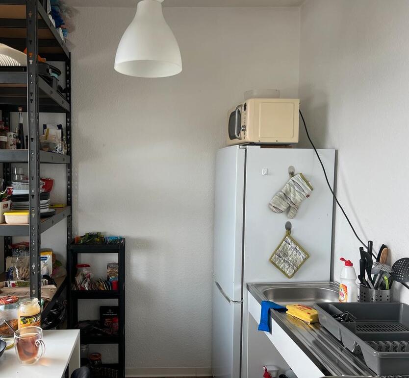 1-Zi Wohnung voll möbliert mit Balkon in Zentrum