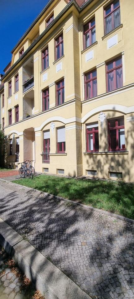 Heller Büroraum in Bürogemeinschaft (Immobilienverwaltung) – inkl. Konferenzraum, Bad, Küchennutzung