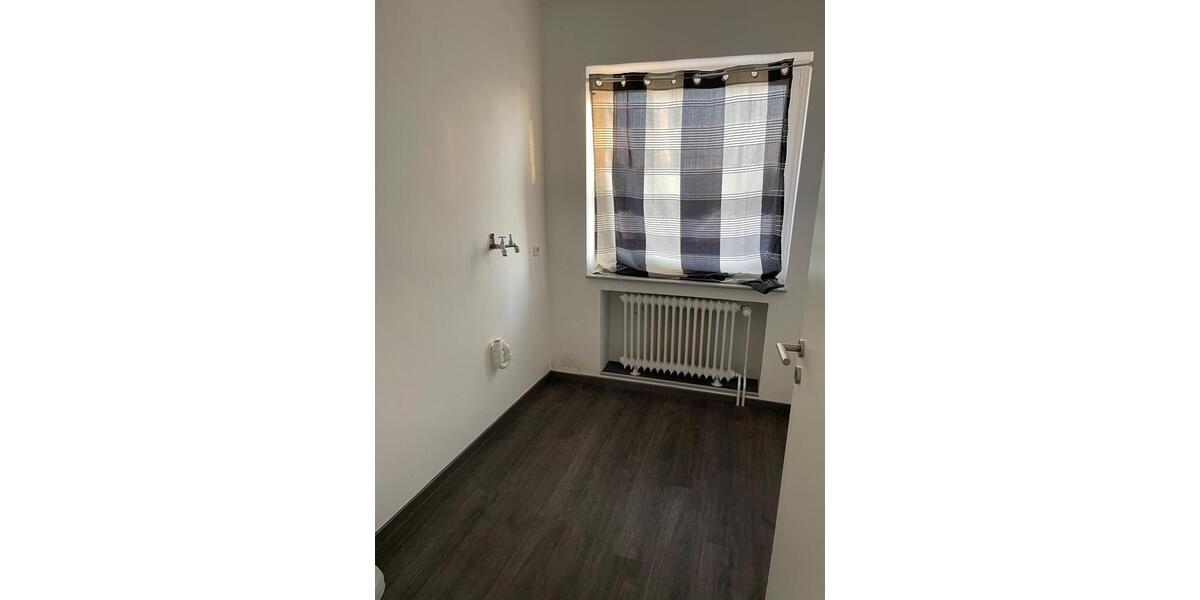 Etagenwohnung Siegburg - 4 Zimmer, 170 m&sup2;, 1.500&euro; | Angebot:25171907