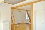 Großzügig geschnittene Dachgeschoss Wohnung zimmer