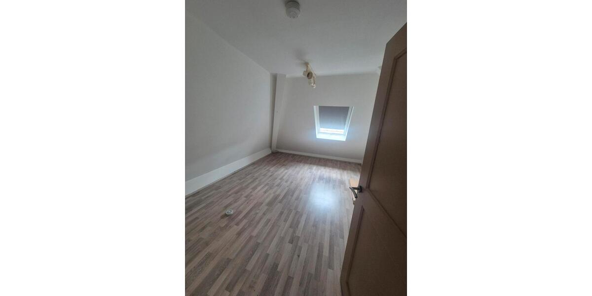 Dachgeschoßwohnung Albstadt - 3 Zimmer, 69 m&sup2;, 700&euro; | Angebot:26447043