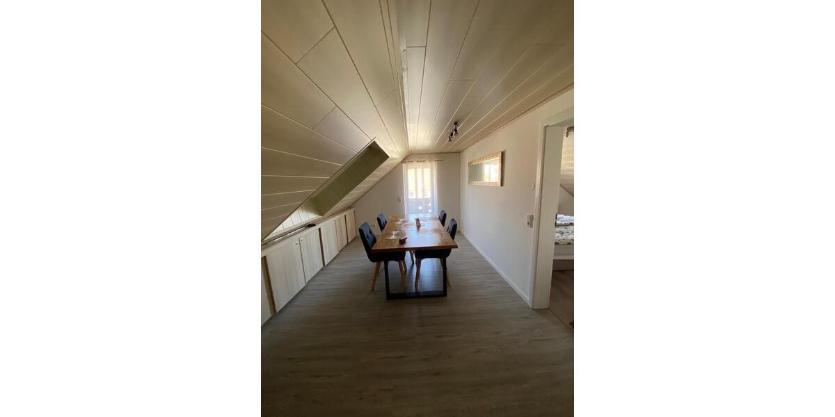 Dachgeschoßwohnung Münsterhausen - 4 Zimmer, 91 m&sup2;, 925&euro; | Angebot:26040568