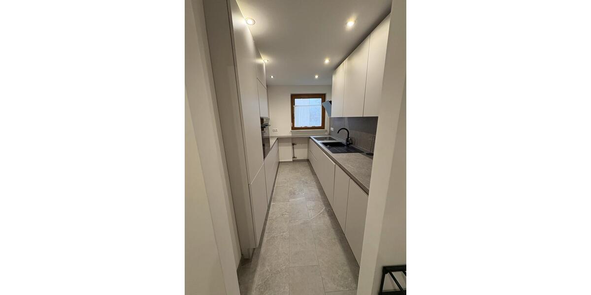 Etagenwohnung Pfullingen - 4 Zimmer, 87 m&sup2;, 1.300&euro; | Angebot:24677397