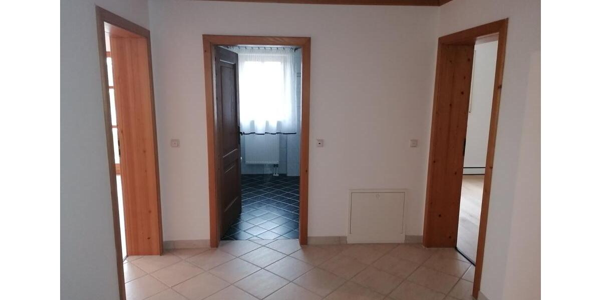 Schön geschnittene Wohnung mit EBKTerrasse 2 zimmer