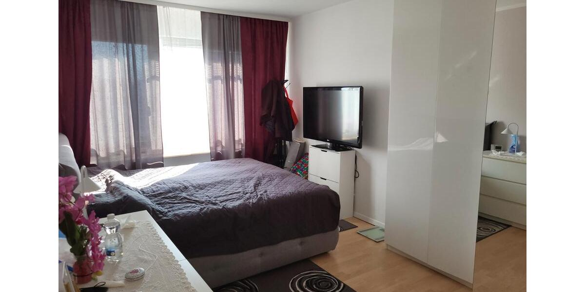 Etagenwohnung Wiesbaden Biebrich - 2 Zimmer, 69 m&sup2;, 950&euro; | Angebot:26689705