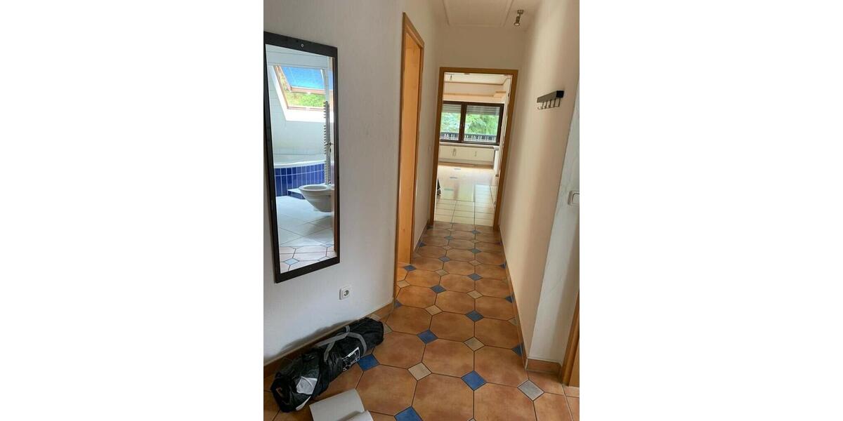 Dachgeschoßwohnung Großrinderfeld - 4 Zimmer, 105 m&sup2;, 680&euro; | Angebot:25990828