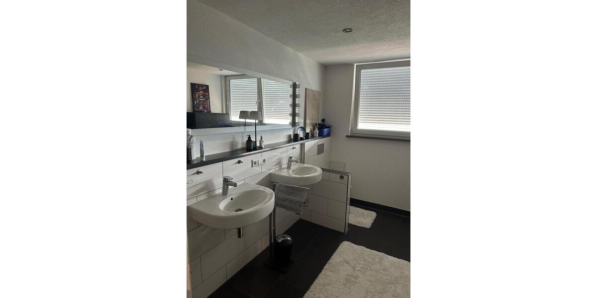 Dachgeschoßwohnung Illingen - 3 Zimmer, 137 m&sup2;, 1.350&euro; | Angebot:24865388