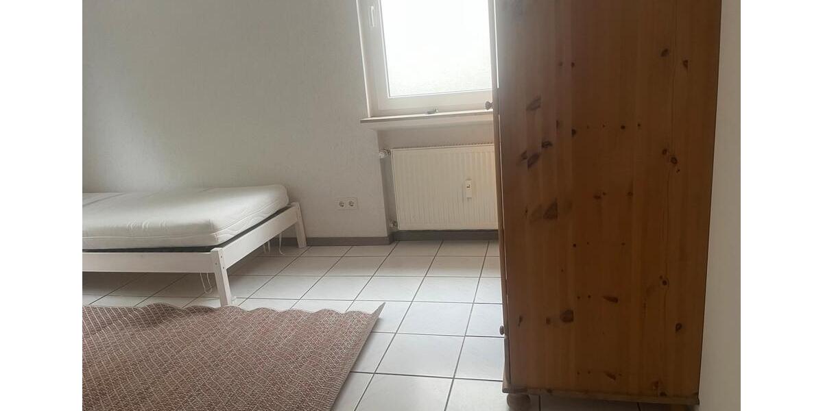 Wohnen auf Zeit Bischofsheim - 4 Zimmer, 92 m&sup2;, 350&euro; | Angebot:26510911