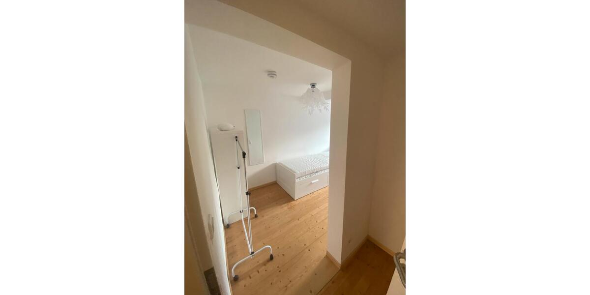 Wohnen auf Zeit Stadtroda - 1 Zimmer, 11 m&sup2;, 290&euro; | Angebot:25376359