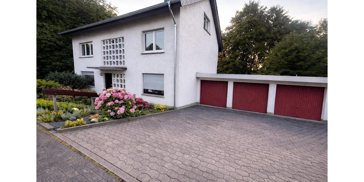 Erdgeschoßwohnung Lage - 3 Zimmer, 100 m&sup2;, 980&euro; | Angebot:25562383