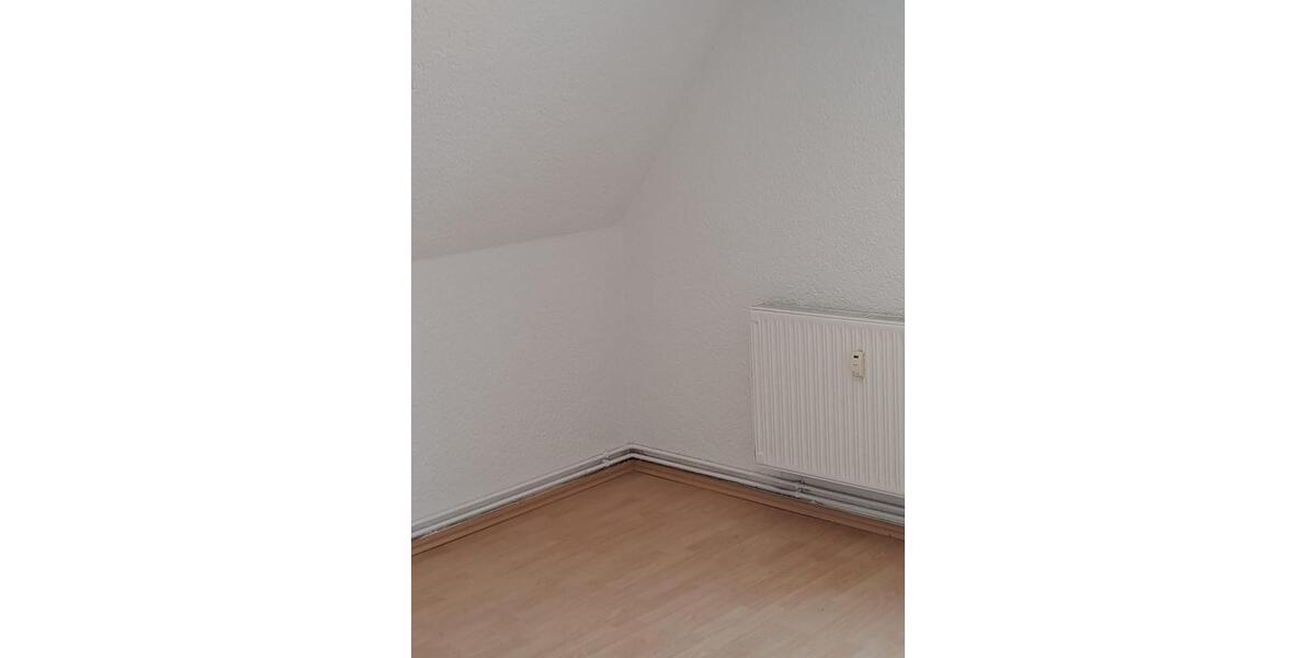 Dachgeschoßwohnung Neukieritzsch - 3 Zimmer, 46 m&sup2;, 360&euro; | Angebot:25305136