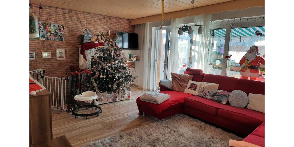 Erdgeschoßwohnung Bad Arolsen - 6 Zimmer, 140 m&sup2;, 1.600&euro; | Angebot:26648470