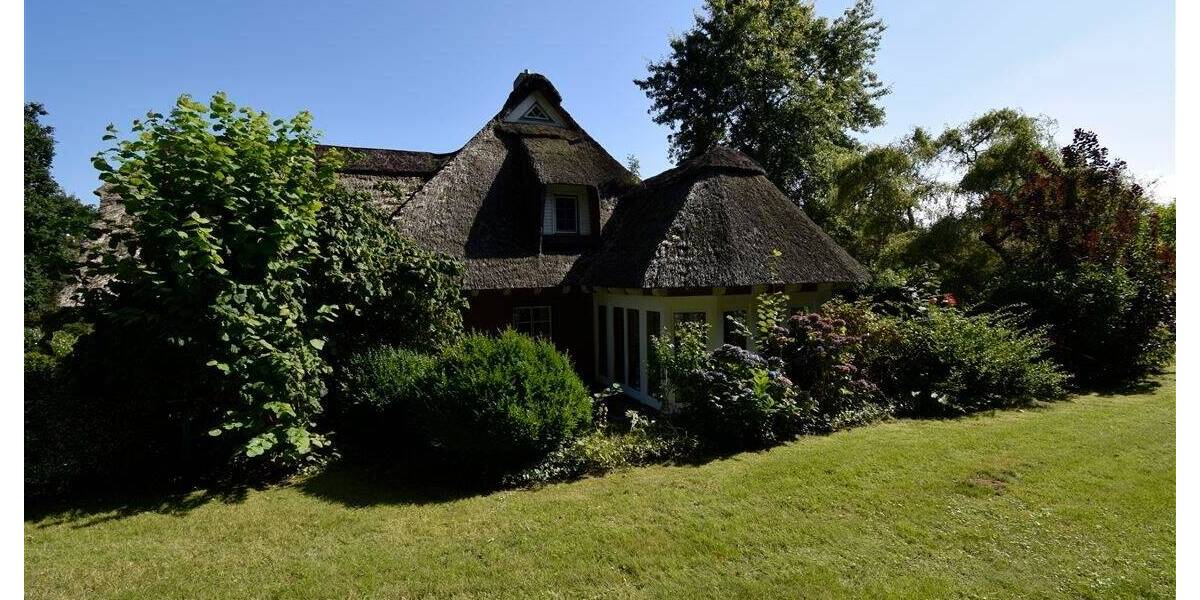 Traumhaus unter Reet! Repräsentatives Wohnhaus in Top Lage der Wingst zu vermieten. 6 zimmer