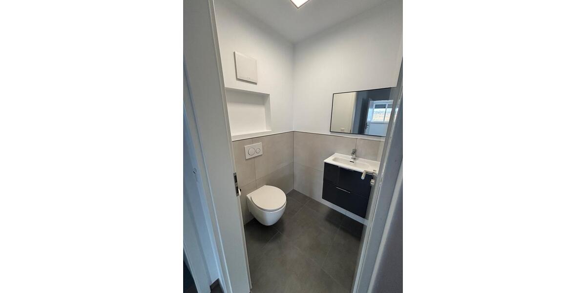 Etagenwohnung Köfering - 4 Zimmer, 140 m&sup2;, 1.700&euro; | Angebot:26534466