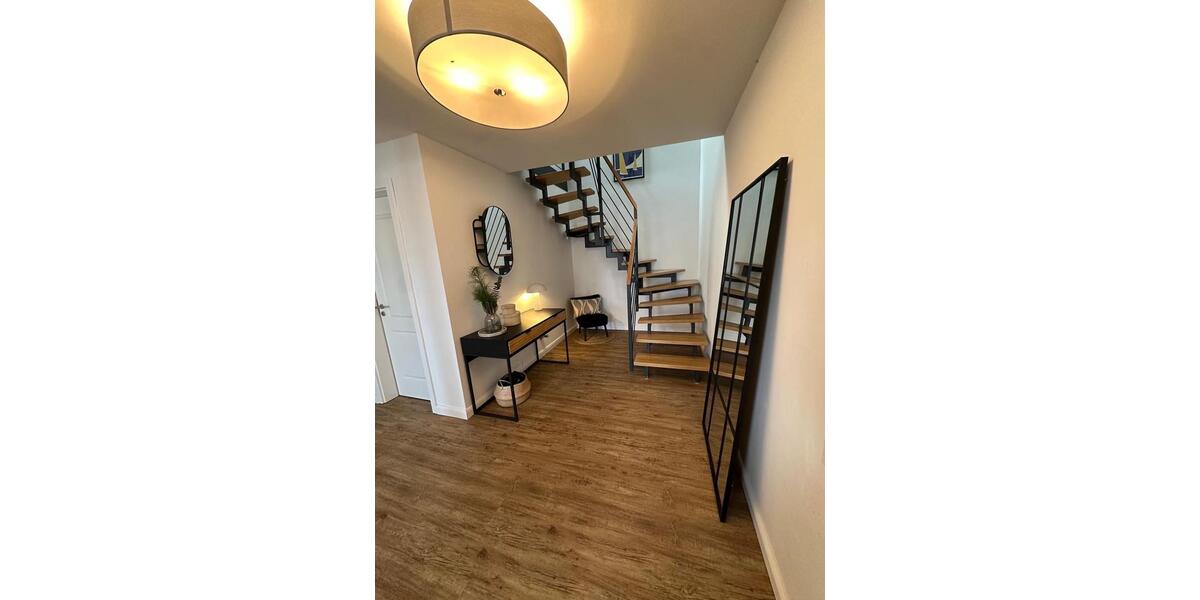 Maisonette-Whg. 138 qm in Zeven m. EBK, Loggia u. Carport 4 zimmer