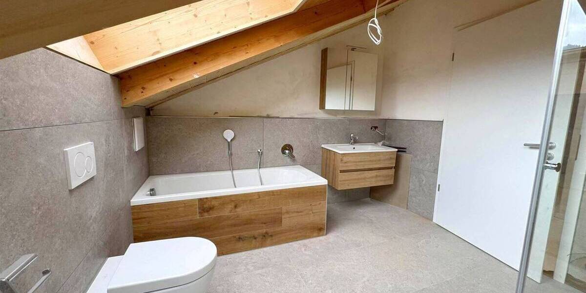 Etagenwohnung Garmisch-Partenkirchen Partenkirchen - 3 Zimmer, 103 m&sup2;, 2.280&euro; | Angebot:25986394