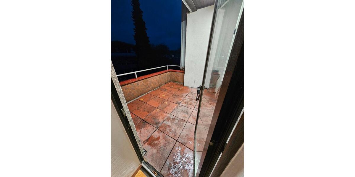 Große helle 3 Zimmer wohnung zum wermiten 1 zimmer