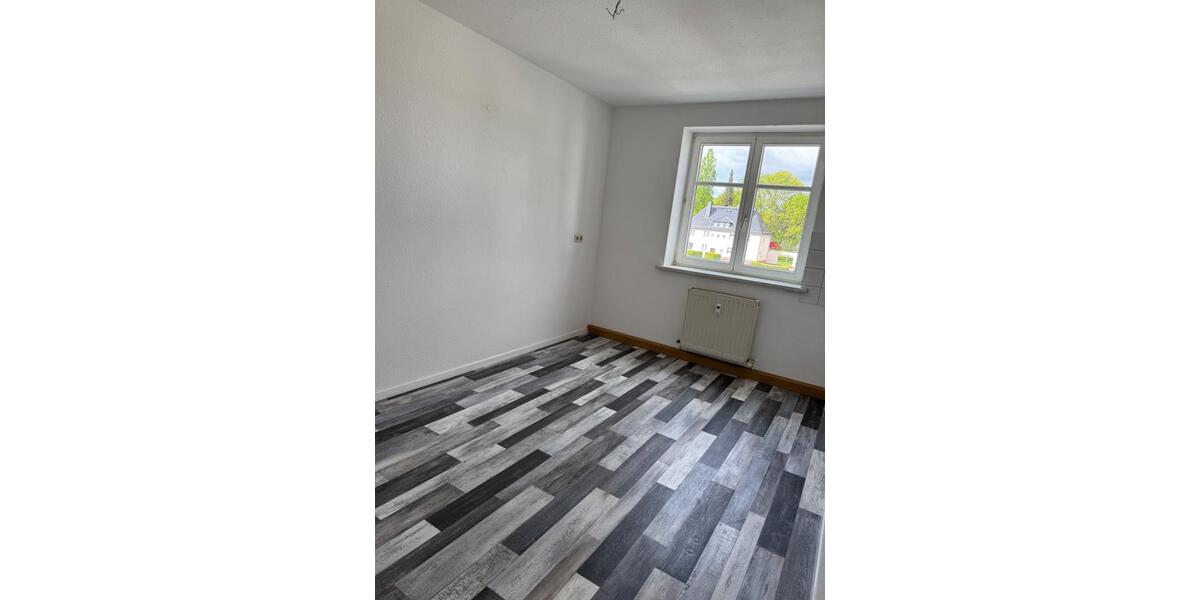 Etagenwohnung Hartmannsdorf - 1 Zimmer, 43 m&sup2;, 270&euro; | Angebot:26504583