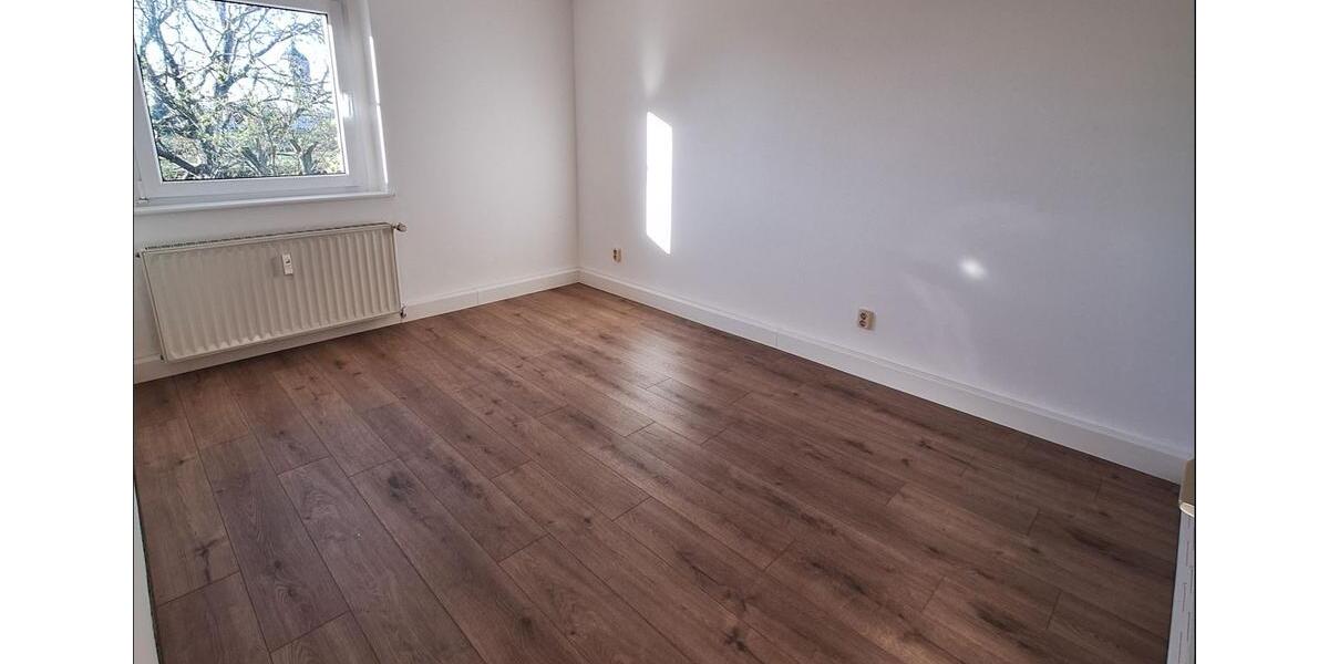 Etagenwohnung Großschirma - 3 Zimmer, 62 m&sup2;, 437&euro; | Angebot:26001993
