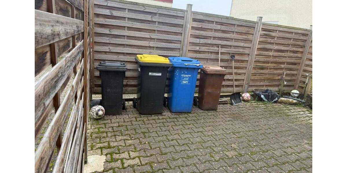 Erdgeschoßwohnung Scheinfeld - 7 Zimmer, 173 m&sup2;, 900&euro; | Angebot:24118533