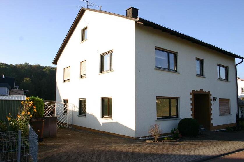 Ruhige 2,5-Zimmer EG-Wohnung mit Sonnenterrasse in Villmar-Weyer