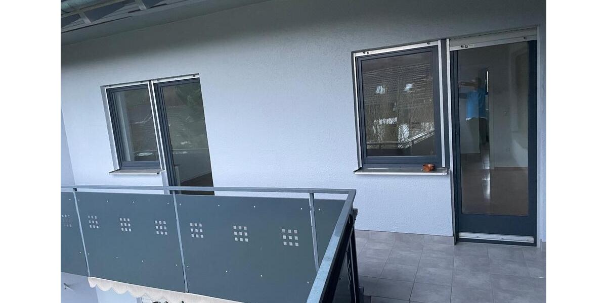 4 Zimmer Wohnung zu vermieten, zusätzlich Kellerraum und Garage 5 zimmer