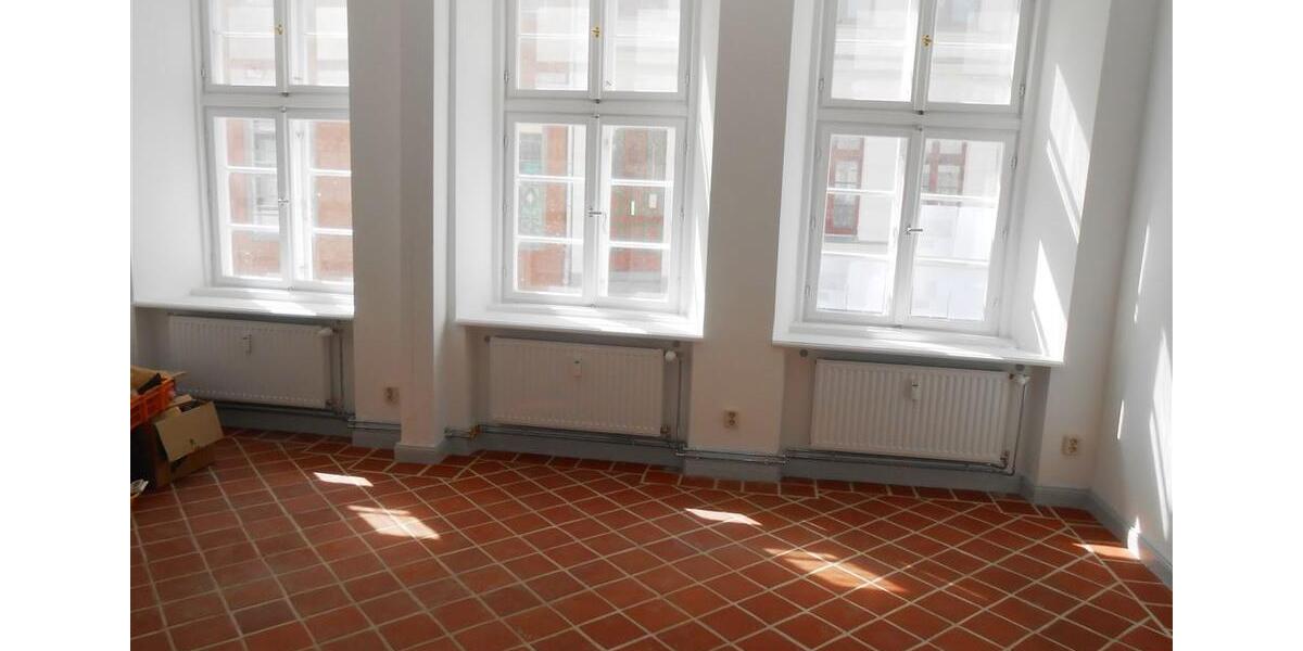 Erdgeschoßwohnung Güstrow - 2.5 Zimmer, 75 m&sup2;, 600&euro; | Angebot:23850204