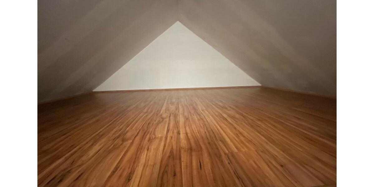 Dachgeschoßwohnung Weimar - 2 Zimmer, 76 m&sup2;, 798&euro; | Angebot:26496282