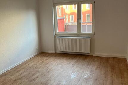 3 ZKB Balkon ab sofort, Nähe Bahnhof, bitte Anzeigentext lesen!!! zimmer