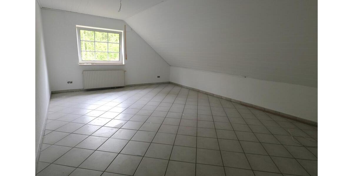 Dachgeschoßwohnung Westerstede - 3 Zimmer, 82 m&sup2;, 650&euro; | Angebot:24259133