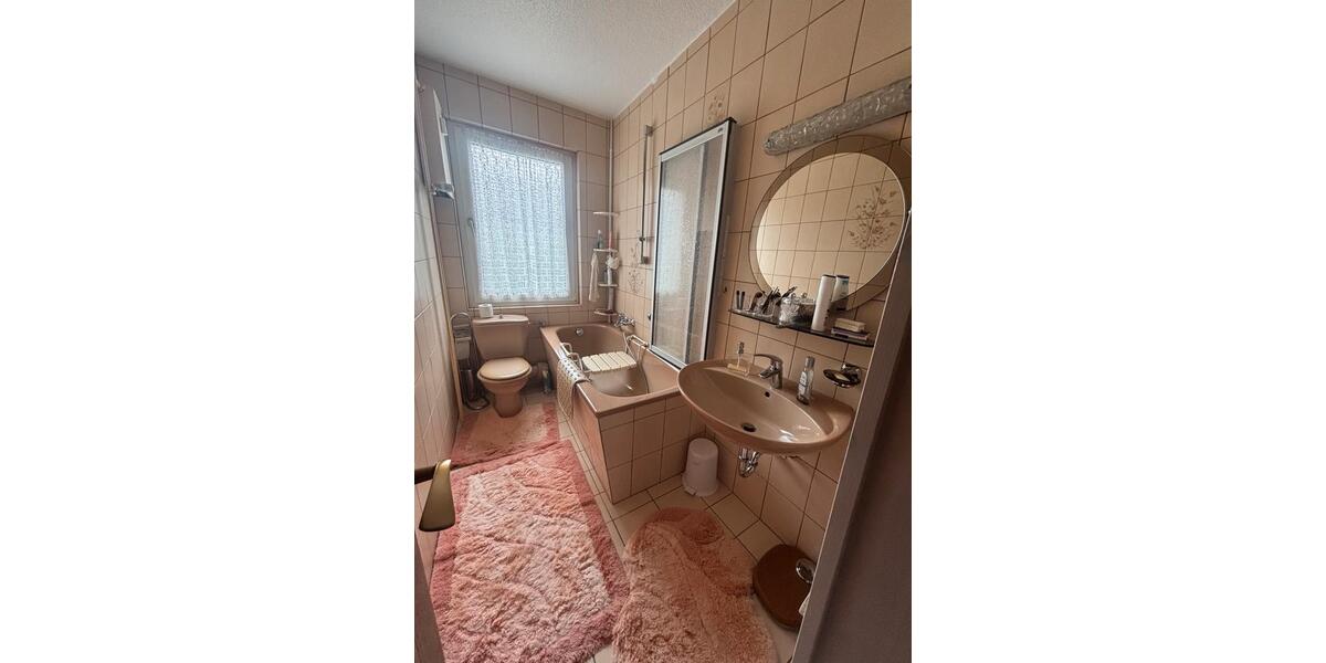 Etagenwohnung Duisburg Mittelmeiderich - 3 Zimmer, 80 m&sup2;, 850&euro; | Angebot:26496121