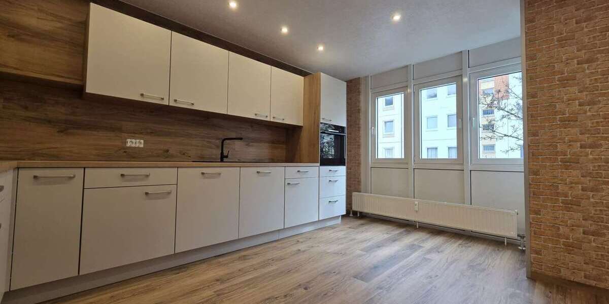 Etagenwohnung Meiningen - 4 Zimmer, 122 m&sup2;, 1.220&euro; | Angebot:25271978