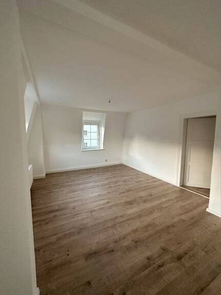 Etagenwohnung Roßwein Seifersdorf - 4 Zimmer, 106 m&sup2;, 549&euro; | Angebot:19581331
