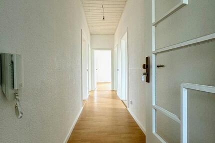 Idyllisch gelegene 3 ZKB 83 qm, Tageslicht Bad mit Badewanne 3 zimmer