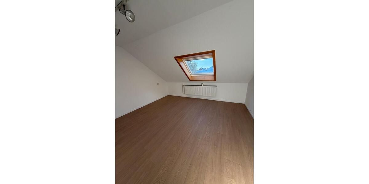 Einfamilienhaus Brunsbüttel - 7.5 Zimmer, 185 m&sup2;, 1.600&euro; | Angebot:25073557