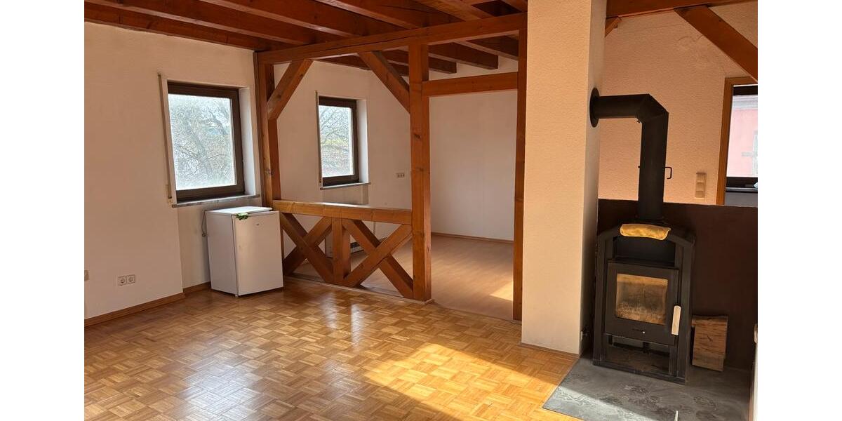 Etagenwohnung Kleinrinderfeld - 4 Zimmer, 85 m&sup2;, 750&euro; | Angebot:25980102