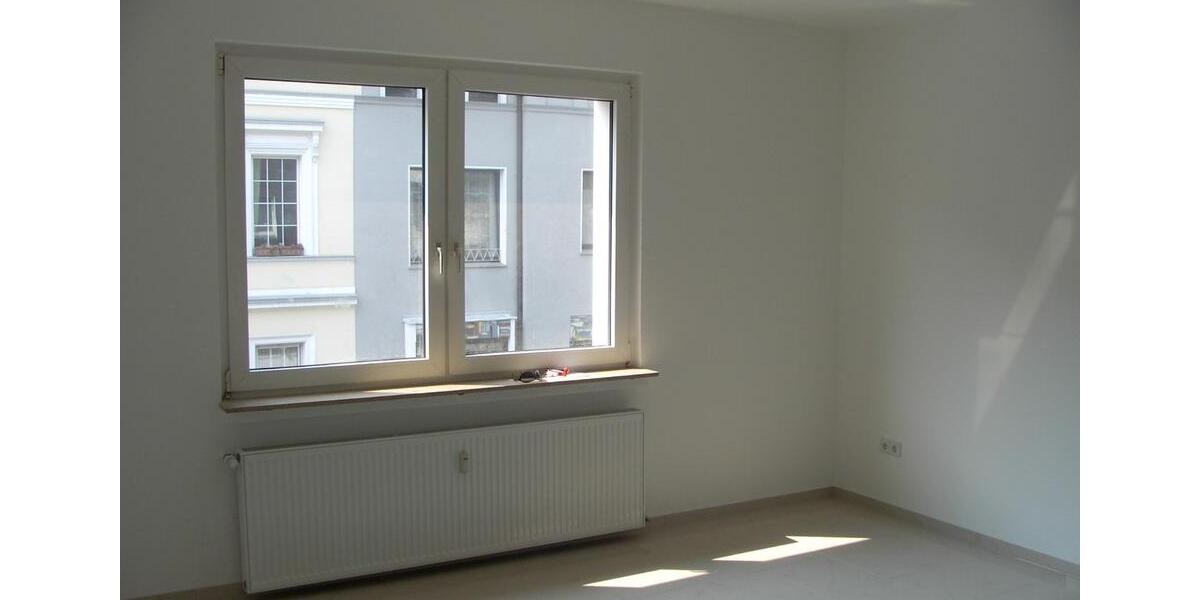 Do.-Kaiserstraßenviertel, helle und wohnliche Hochparterrewohnung mit Tageslichtbad und Balkon 3 zimmer