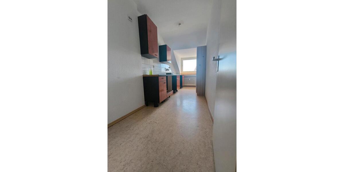 Dachgeschoßwohnung Düsseldorf Stadtbezirk 9 - 3 Zimmer, 65 m&sup2;, 650&euro; | Angebot:26688510