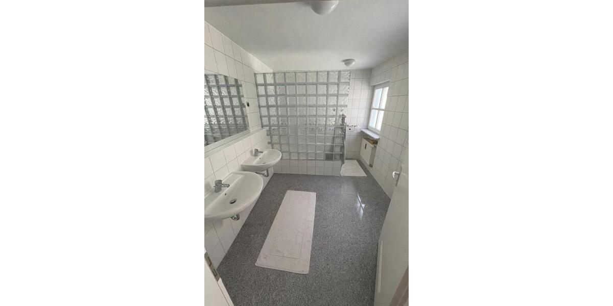 Etagenwohnung Ortenburg - 5 Zimmer, 190 m&sup2;, 1.600&euro; | Angebot:24400881