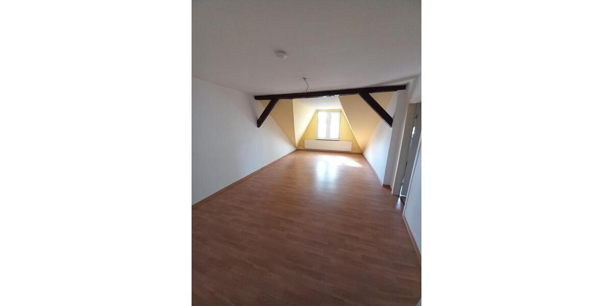 Dachgeschoßwohnung Ballenstedt - 2 Zimmer, 68 m&sup2;, 410&euro; | Angebot:26278048